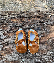 Load image into Gallery viewer, Lacey T-Bar - Light Vintage