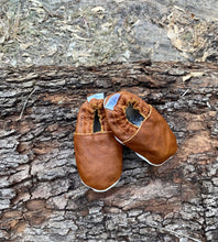 Load image into Gallery viewer, Classic Loafers- Light Vintage