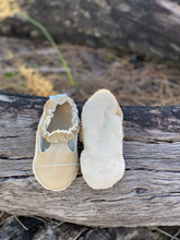 Load image into Gallery viewer, Lacey T-Bar - Caramel