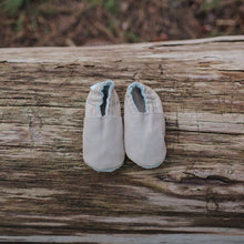 Load image into Gallery viewer, Classic Loafers- Caramel