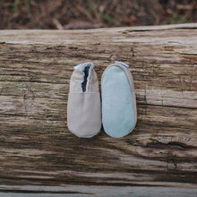 Load image into Gallery viewer, Classic Loafers- Caramel